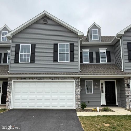 77 Cortland Xing, PALMYRA, PA, 17078-4400 | Card Image