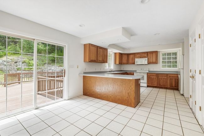 341 Quaddick Rd, House other with 3 bedrooms, 3 bathrooms and 4 parking in Thompson CT | Image 4
