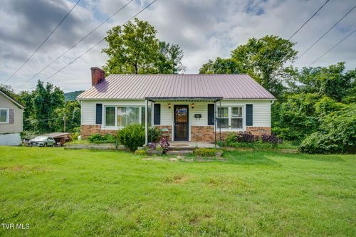 40736 W Morgan Ave, Pennington Gap, VA, 24277-1826 | Card Image