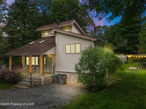 15 Old River Rd, Thornhurst, PA, 18424-7617 | Card Image