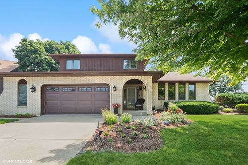 8307 Tudor Cir, Willow Springs, IL, 60480-1123 | Card Image