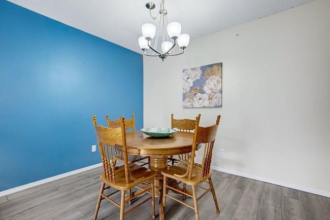 305 - 3 Somervale View Sw, Home with 2 bedrooms, 1 bathrooms and 1 parking in Calgary AB | Image 2
