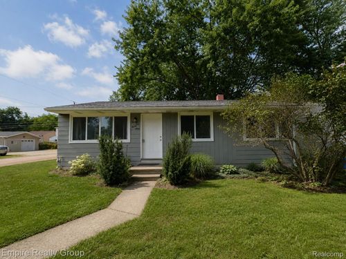 2997 Woodlawn St, Commerce Twp, MI, 48390-4200 | Card Image