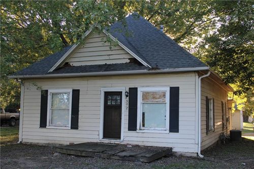 502 S Long Ave, Arma, KS, 66712-9402 | Card Image