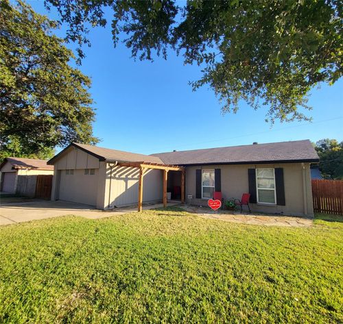 1900 San Saba Ln, Arlington, TX, 76006-5732 | Card Image