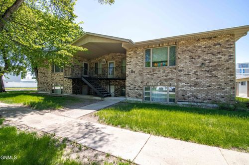 3-1321 E Thayer Ave, Bismarck, ND, 58501-4600 | Card Image