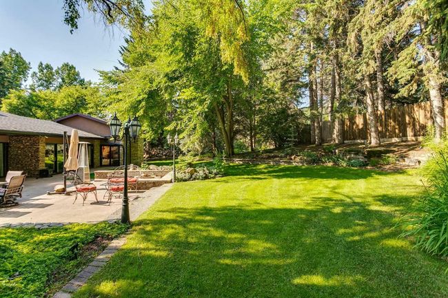 40 Eagle Ridge Pl Sw, House other with 5 bedrooms, 5 bathrooms and 8 parking in Calgary AB | Image 43