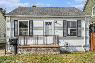 5505 Kenilworth Street, Home with 2 bedrooms, 1 bathrooms and null parking in Dearborn MI | Image 1