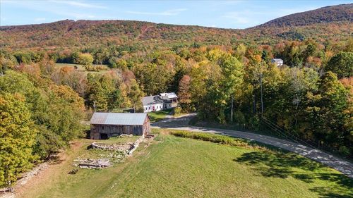 21 County Rd, Pownal, VT, 05261-9547 | Card Image