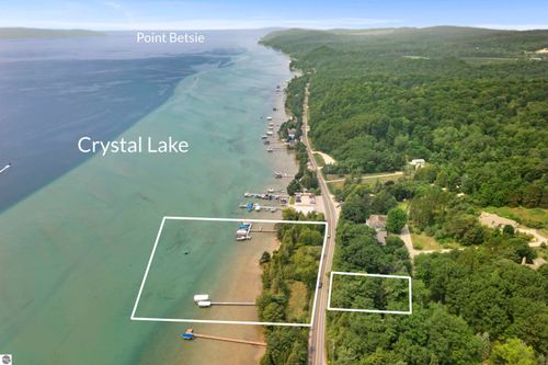 7351 Fredonia Way, Beulah, MI, 49617-9161 | Card Image
