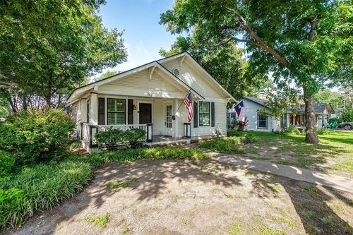 501 W Parks Ave, Waxahachie, TX, 75165-3015 | Card Image