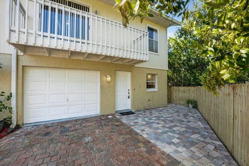713 Laurel Bay Cir, NEW SMYRNA BEACH, FL, 32169-3876 | Card Image