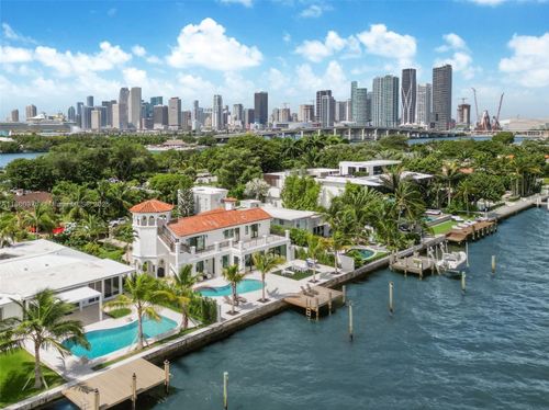 1001 N Venetian Dr, Miami Beach, FL, 33139-1016 | Card Image