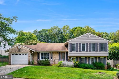 8722 Litwalton Ct, Vienna, VA, 22182-5012 | Card Image