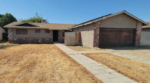 673 E Lakeview Ave, Woodlake, CA, 93286-1313 | Card Image