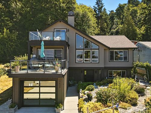 14433 Evergreen Way, Stanwood, WA, 98292-9119 | Card Image