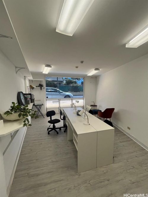 c107-1139 9th Ave, Honolulu, HI, 96816-2440 | Card Image