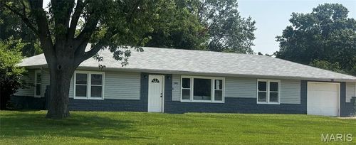 2995 Point Dr, Saint Louis, MO, 63129-5339 | Card Image