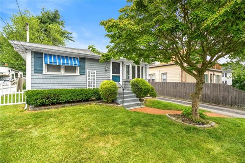 111 Grove Ave, Warwick, RI, 02889-5215 | Card Image