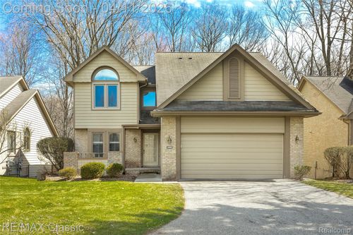 4860 Pelican Way, West Bloomfield, MI, 48323-2052 | Card Image