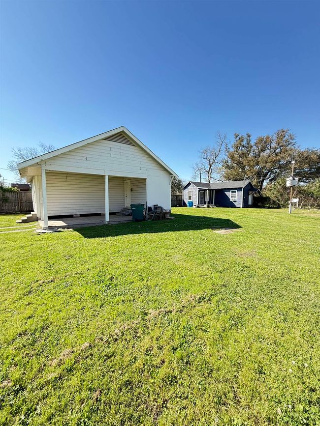 627 - 625 E Pipkin St, House other with 2 bedrooms, 1 bathrooms and null parking in Beaumont TX | Image 31