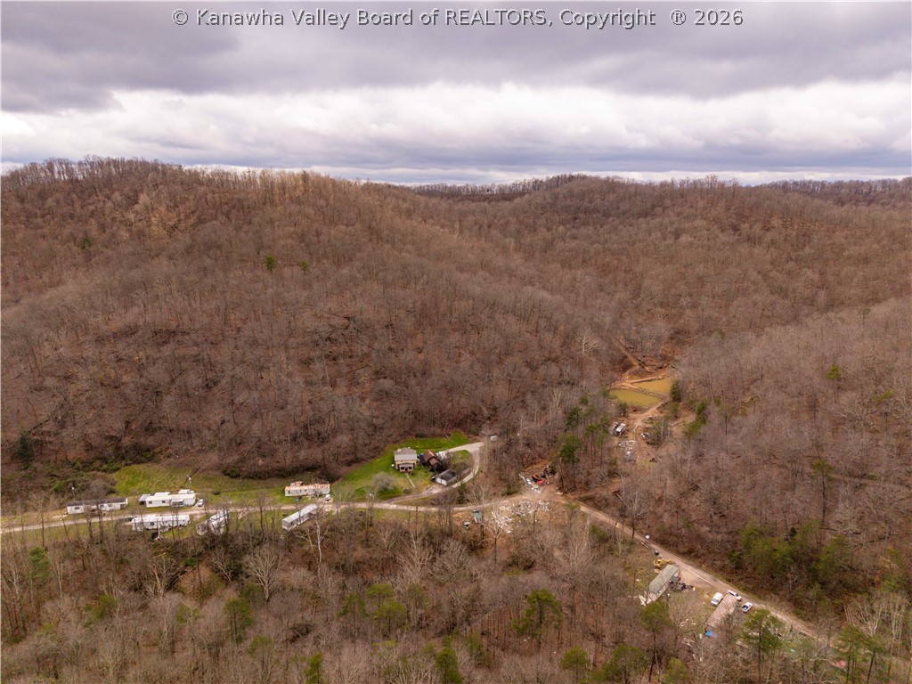 681 Givens Park Rd, Elkview, WV 25071