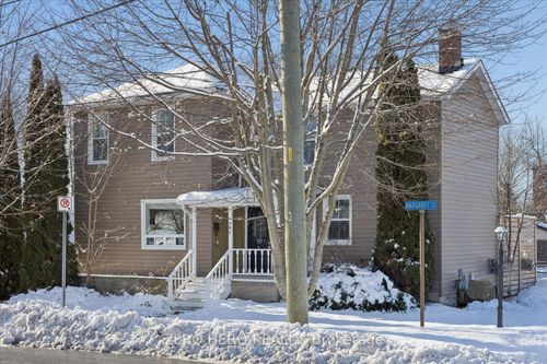 {{alt}} | Card Image