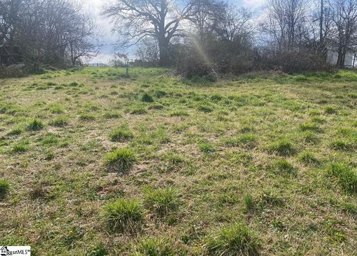 207 Summeral St, Clinton, SC, 29325-3638 | Card Image