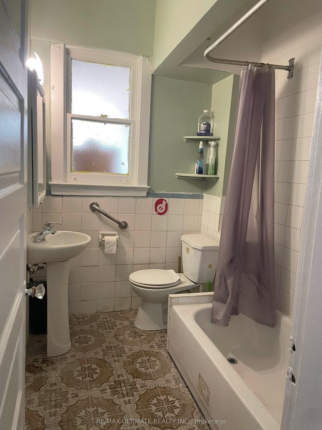 2 - 1275 Bloor St W, Home with 0 bedrooms, 0 bathrooms and null parking in Toronto ON | Image 11