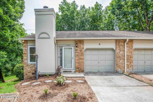 1728 Stone Hedge Dr, Knoxville, TN, 37909-3803 | Card Image