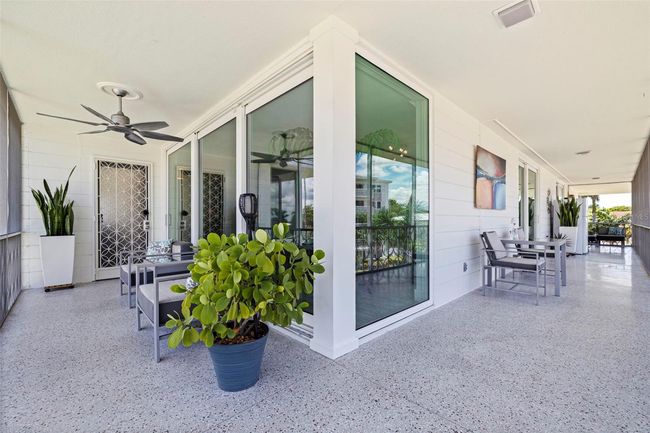 UNIT-6 - 1060 N Shore Dr Ne, Condo with 2 bedrooms, 2 bathrooms and null parking in ST PETERSBURG FL | Image 10