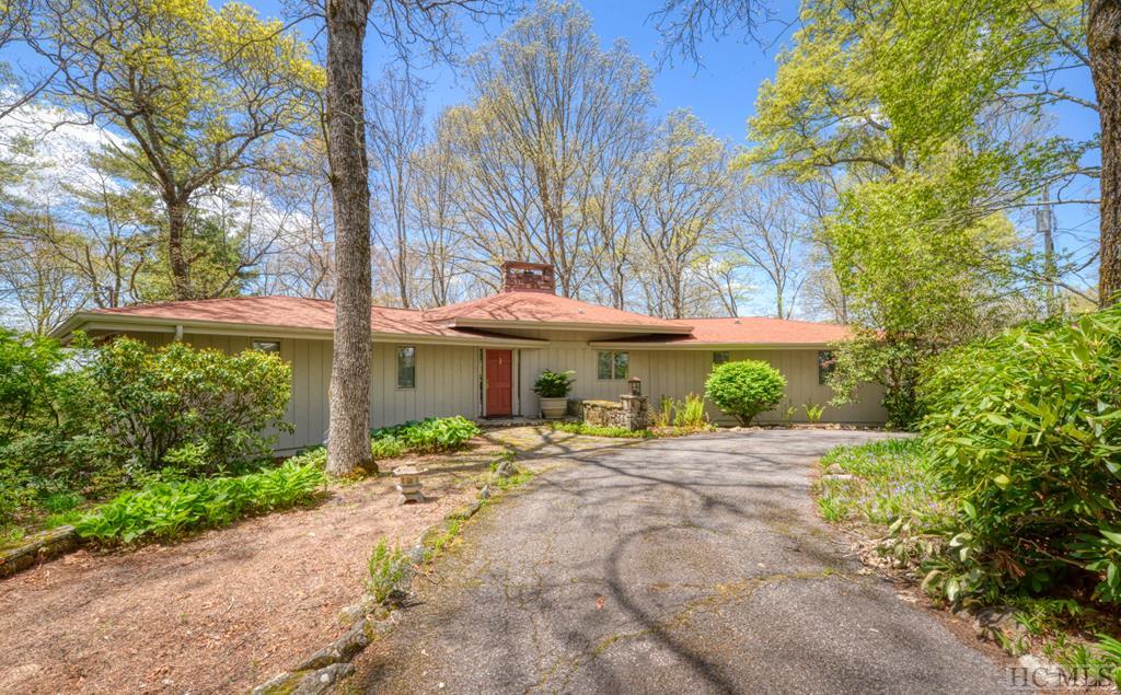 Lucerne Dr, Highlands, NC 28741
