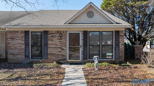 427 Cherry St Nw, Hartselle, AL, 35640-2142 | Card Image