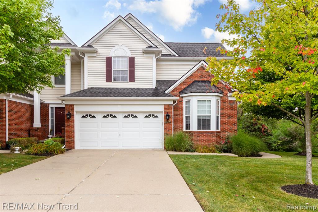 Douglas Dr, Novi, MI 48377