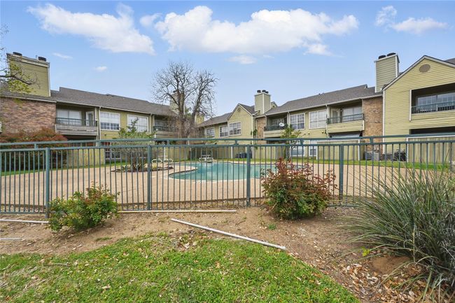 Community Pool Area | Image 5