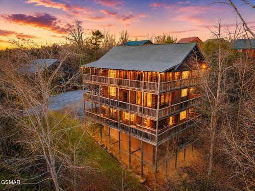 2022 Oakmont Dr, Sevierville, TN, 37876-3406 | Card Image