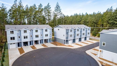 c3-945 Nw Heller St, Oak Harbor, WA, 98277-9233 | Card Image