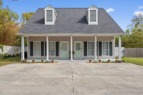 407 Citizen St, Bay Saint Louis, MS, 39520-3303 | Card Image