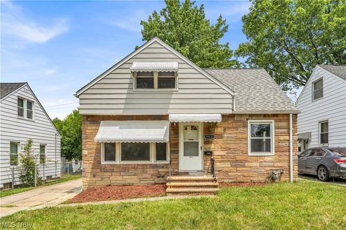 19233 Stafford Ave, Maple Heights, OH, 44137-2335 | Card Image