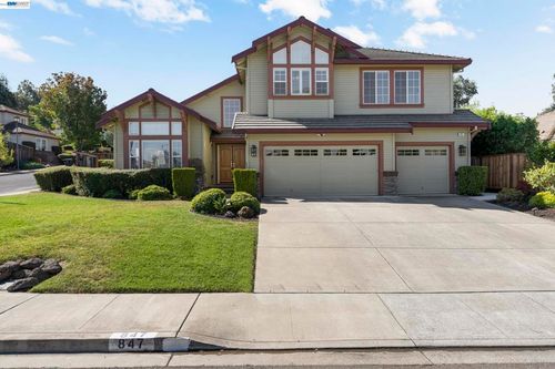 847 E Angela St, Pleasanton, CA, 94566-7568 | Card Image