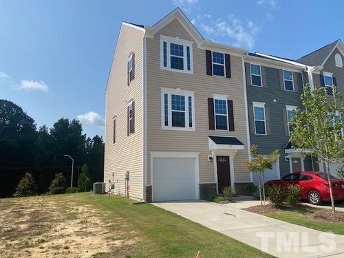 511 Autumn Cure Ct, Fuquay Varina, NC, 27526-4670 | Card Image
