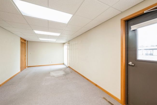 1070 Lyons Ln, Home with 0 bedrooms, 0 bathrooms and null parking in Marion IA | Image 12