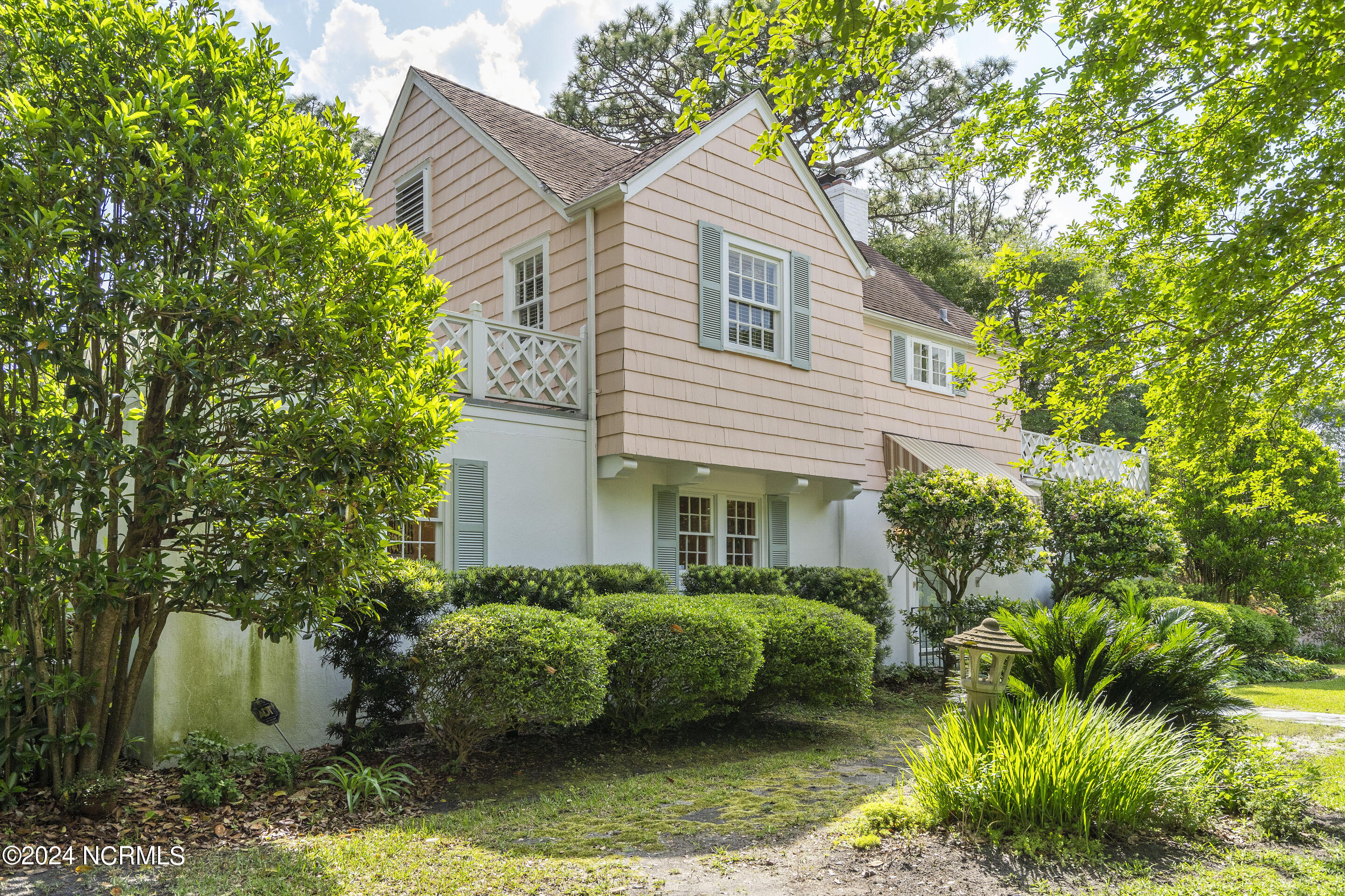 Oleander Dr, Wilmington, NC 28403