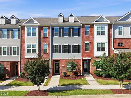 976 Gateway Commons Cir, Wake Forest, NC, 27587-6594 | Card Image