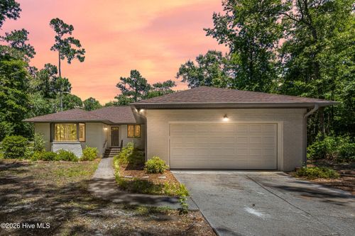 303 Long Leaf Dr, Hampstead, NC, 28443-2417 | Card Image