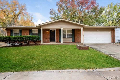 11952 San Andres Dr, Saint Louis, MO, 63138-3648 | Card Image