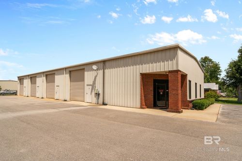 33553 Rosalia Ave, Lillian, AL, 36549-4011 | Card Image