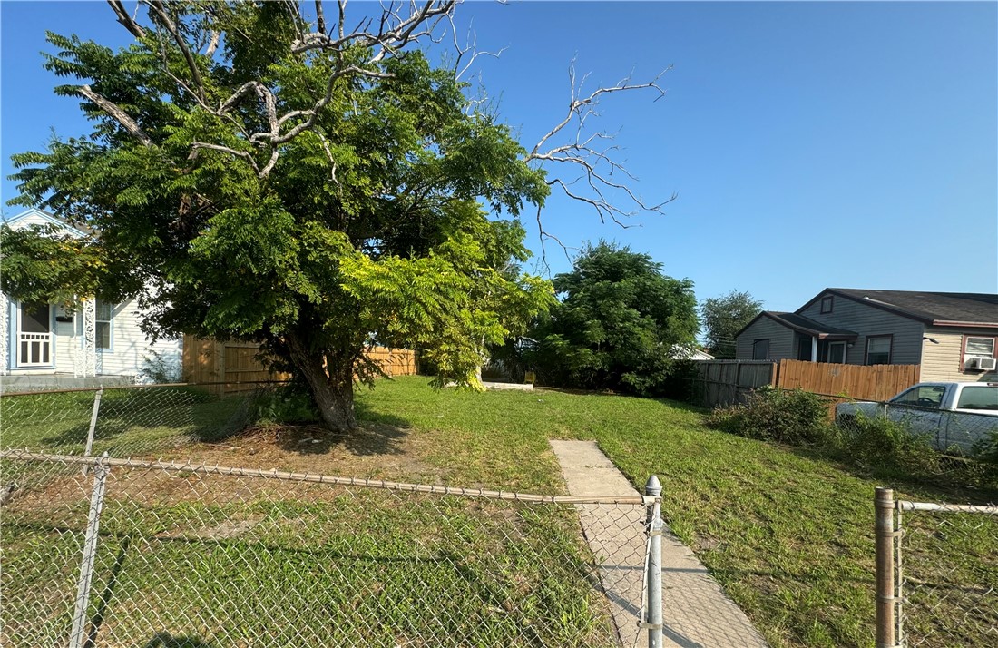 Ingram Dr, Corpus Christi, TX 78415