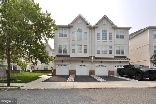 3201 Capri Dr, Philadelphia, PA, 19145-5766 | Card Image