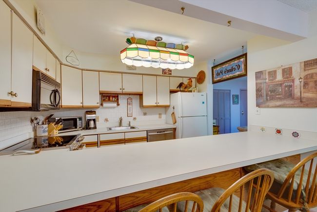 303 - 303 Tuckers Ln, Condo with 2 bedrooms, 2 bathrooms and 1 parking in Hingham MA | Image 11